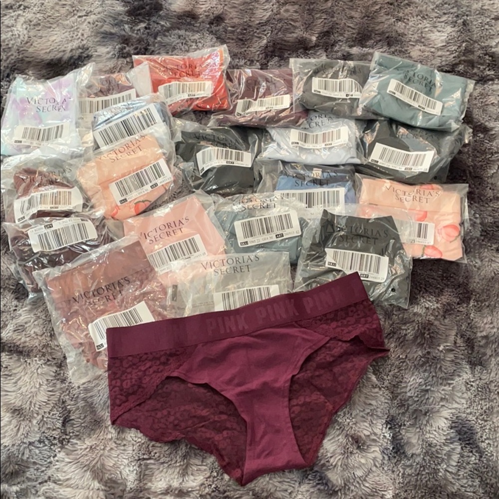 VICTORIAS SECRET BUNDLE: M-L CHEEKSTER AND HIPSTER